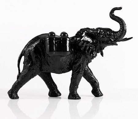 多数の Sweetlove - Cloned black Elephant with Waterpacks.