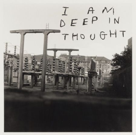 多数の Shrigley - I Am Deep In Thought