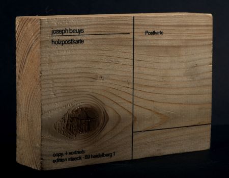 多数の Beuys - Joseph Beuys : Holzpostkarte (Wood postcard), 1974