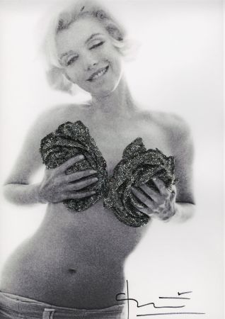 写真 Stern - Marilyn Black silver wink roses