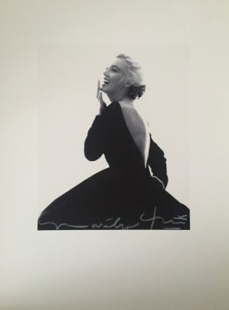 多数の Stern - Marilyn Laughing in Black Dress (1962)