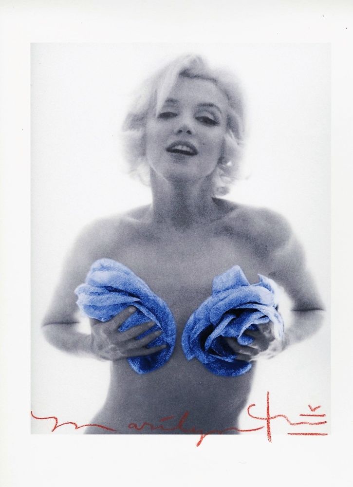 写真 Stern - Marilyn Monroe with Blue Roses