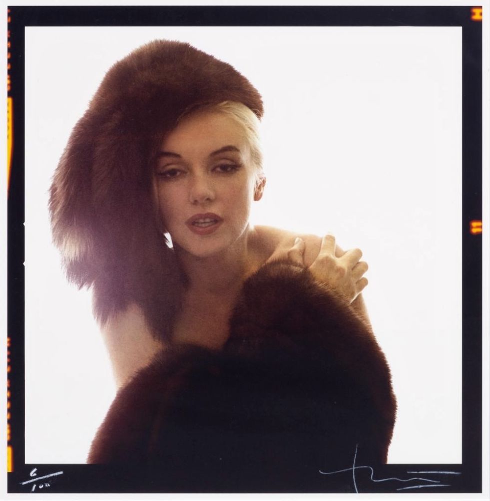 多数の Stern - Marilyn with Fur Hat