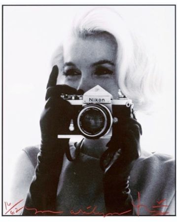 写真 Stern - Marilyn with Nikon (Close Up)