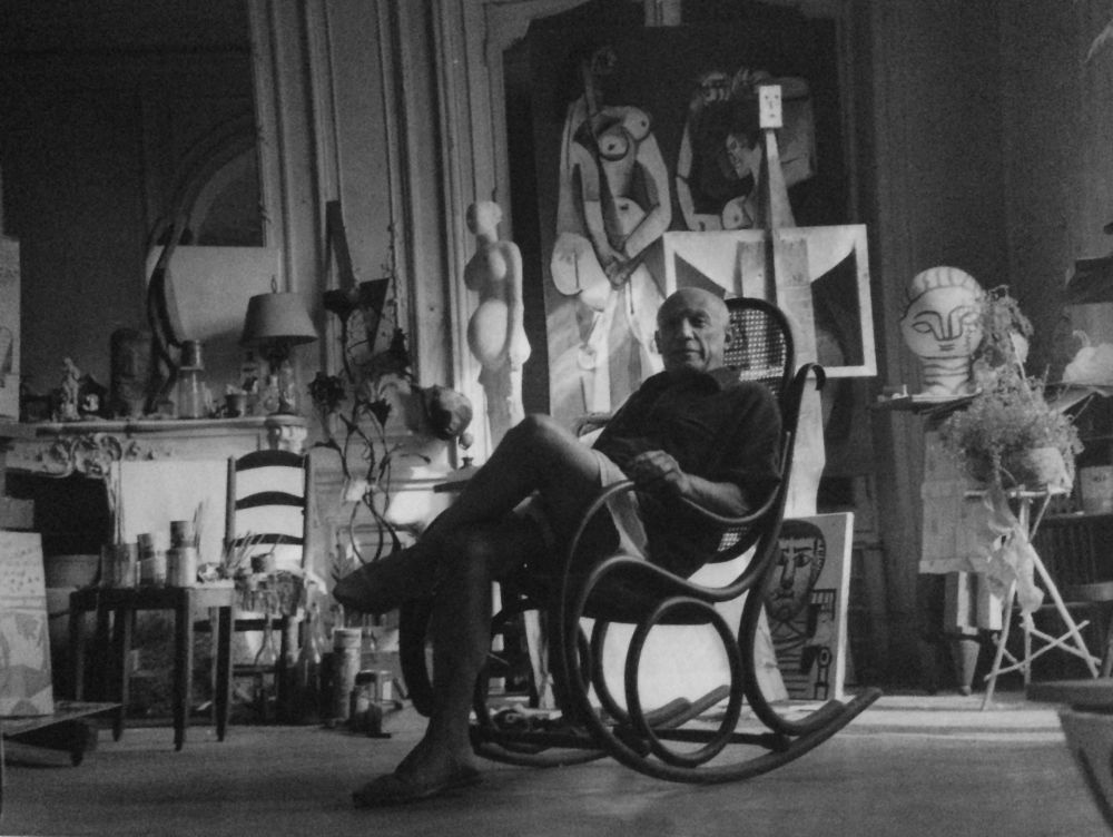 写真 Blum - Picasso dans son atelier