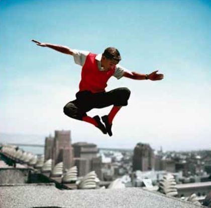 写真 Worth - Sammy Davis Jr in mid-air