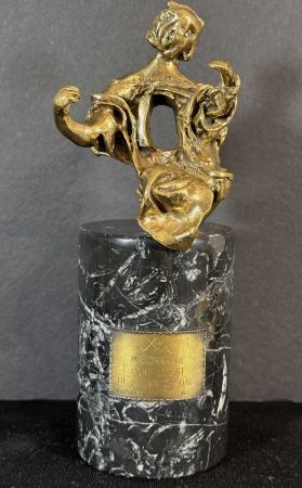多数の Dali - The Madonna of Port Lligat Sculpture
