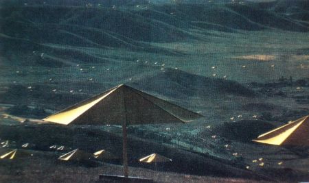 多数の Christo - The Umbrellas, Japan-USA, 1984-91, California, USA Site