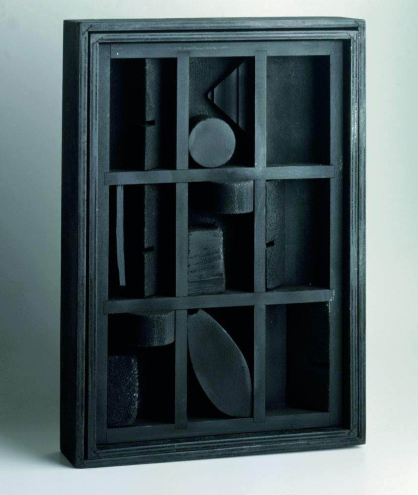多数の Nevelson - Winter Chord – hand-signed black painted wood sculpture 