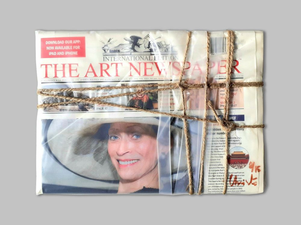 多数の Christo - Wrapped The Art Newspaper