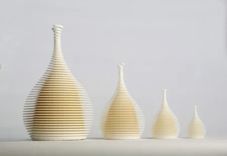 多数の Arad - 4 White Objects