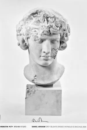 オフセット Arsham - Grey Selenite Eroded Antinous as Bacchus