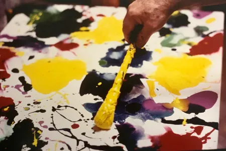 写真 Blum - Sam Francis painting (close up)