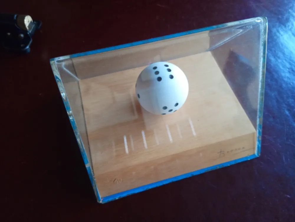 多数の Brossa - Poema Objeto - Dau Rodó