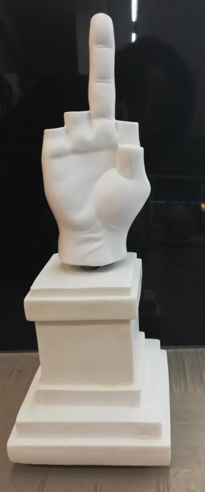 技術的なありません Cattelan - L.O.V.E. Carillon