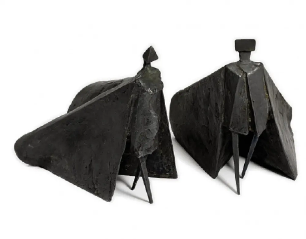 多数の Chadwick - Walking Cloaked Figures VII 