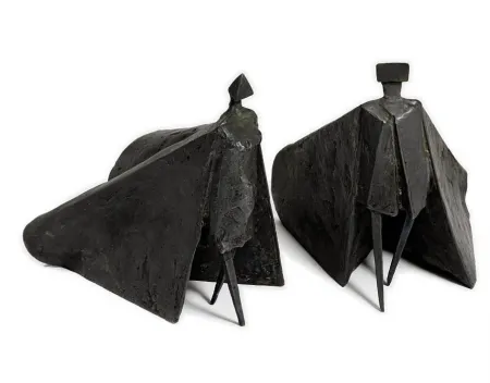 多数の Chadwick - Walking Cloaked Figures VII 