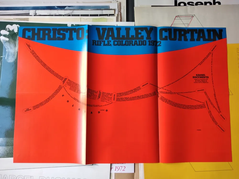 オフセット Christo & Jeanne-Claude - „Christo: Valley Curtain, Rifle, Colorado 1972“.
