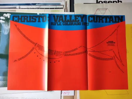 オフセット Christo & Jeanne-Claude - „Christo: Valley Curtain, Rifle, Colorado 1972“.
