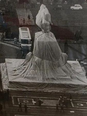 写真 Christo - Piazza Duomo