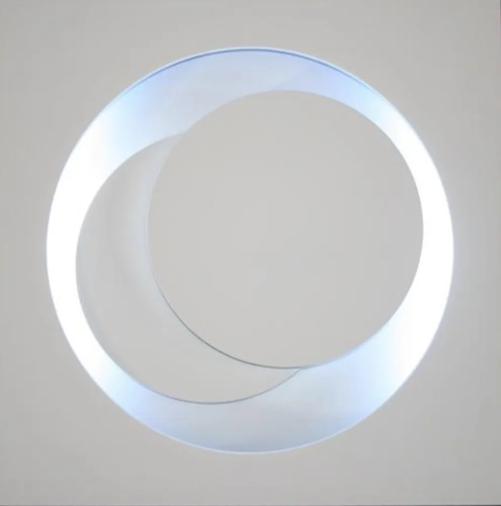 多数の Claisse - Cercles Blancs