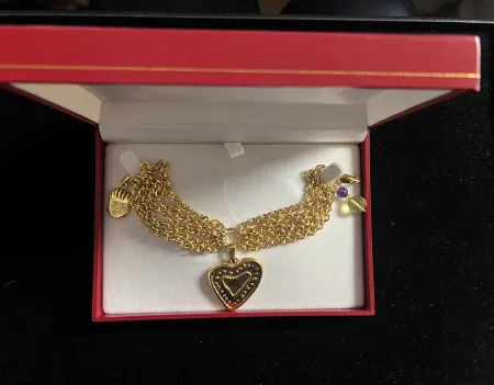 多数の Corneille - Bracelet signé avec charms et pampilles - 1999 - Bijou d'artiste