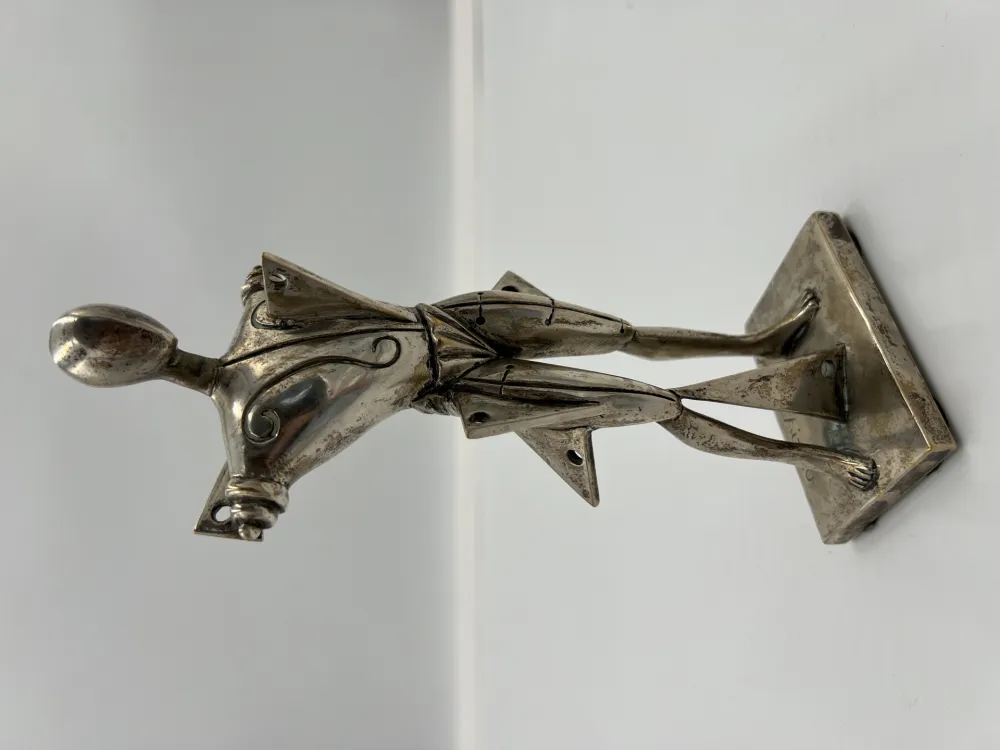 多数の De Chirico -  Il Trovatore - Silver-plated bronze sculpture