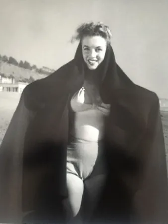 写真 De Dienes  - Marilyn. La sortie de bain. (1945)