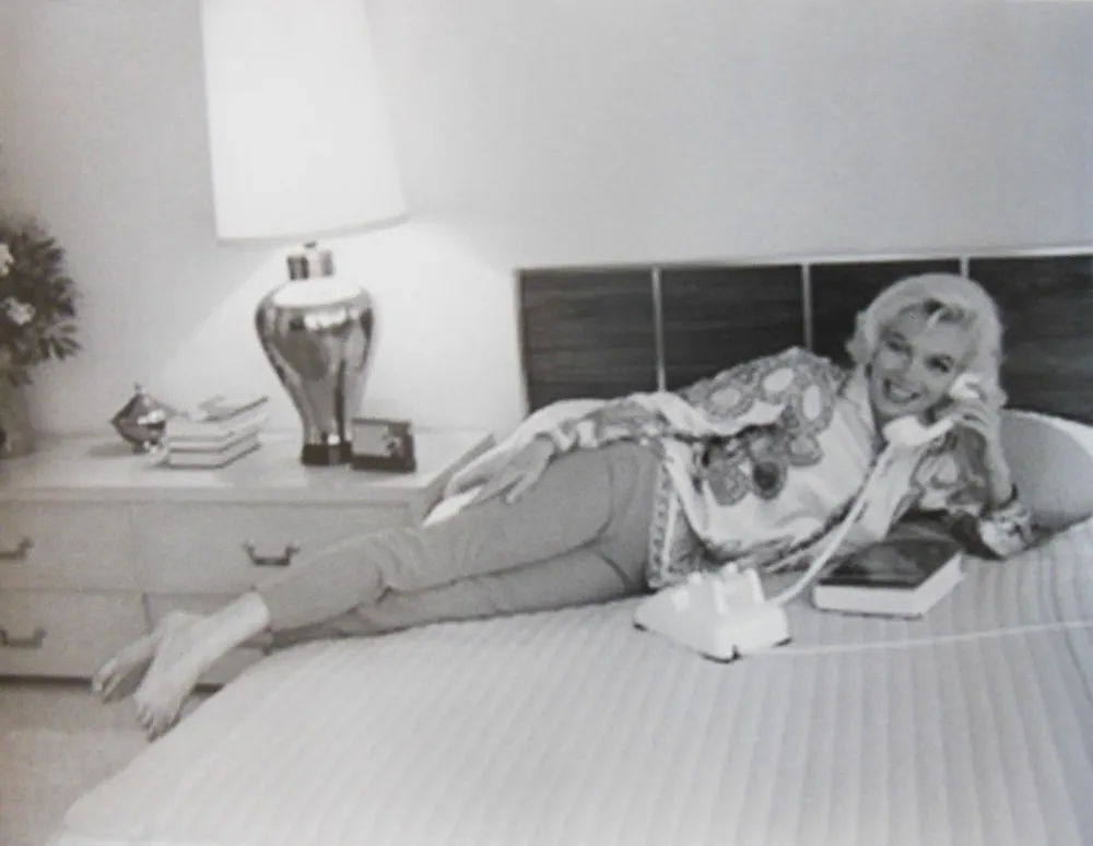 写真 De Dienes  - Marilyn Monroe. Au Lit