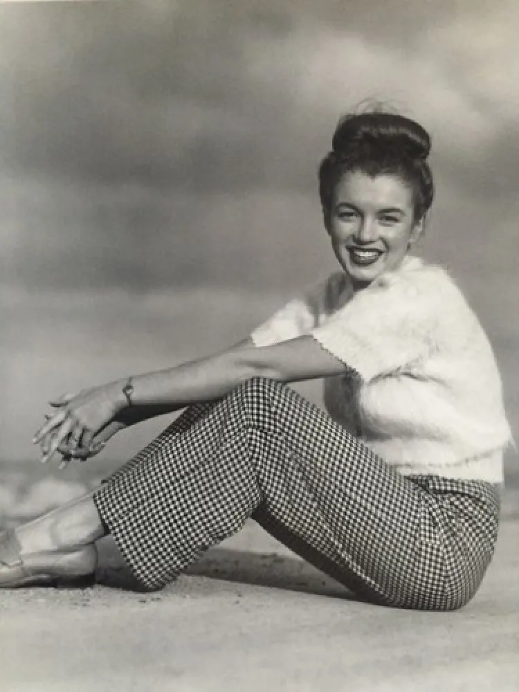 写真 De Dienes  - Marilyn nineteen (1945)