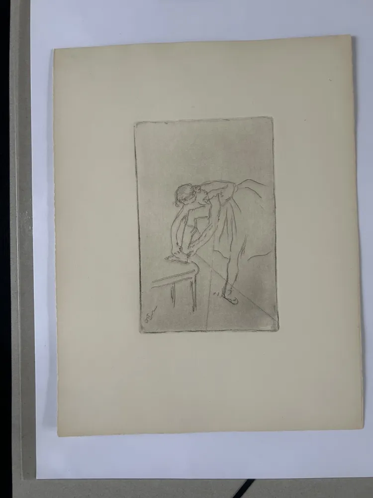 エッチング Degas - Danseuse mettant son chausson