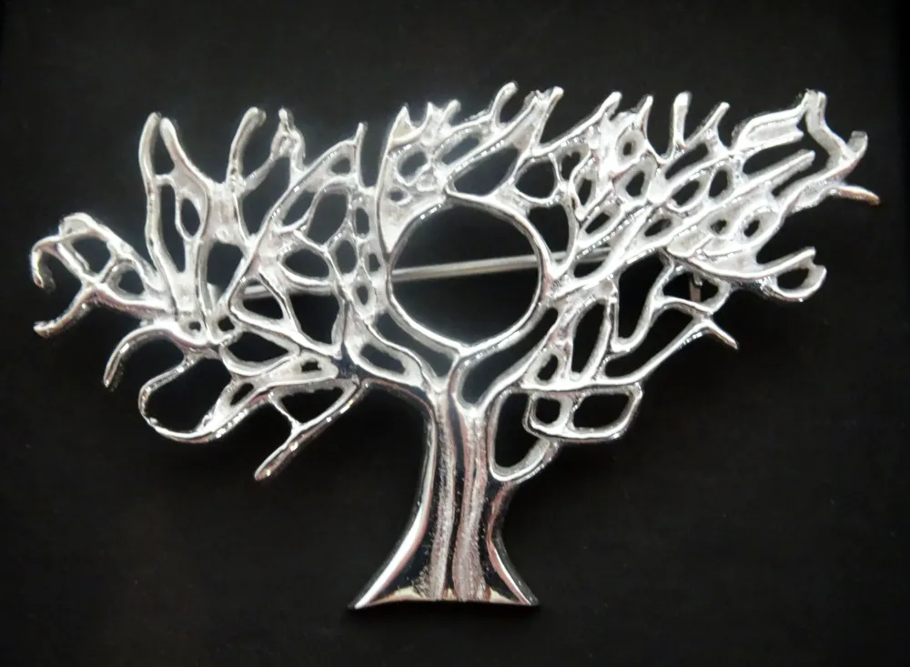 多数の Folon - L'Arbre qui pense