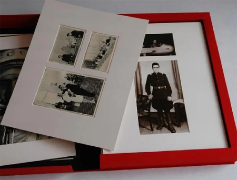 挿絵入り本 Fontcuberta - Sputnik (portfolio)