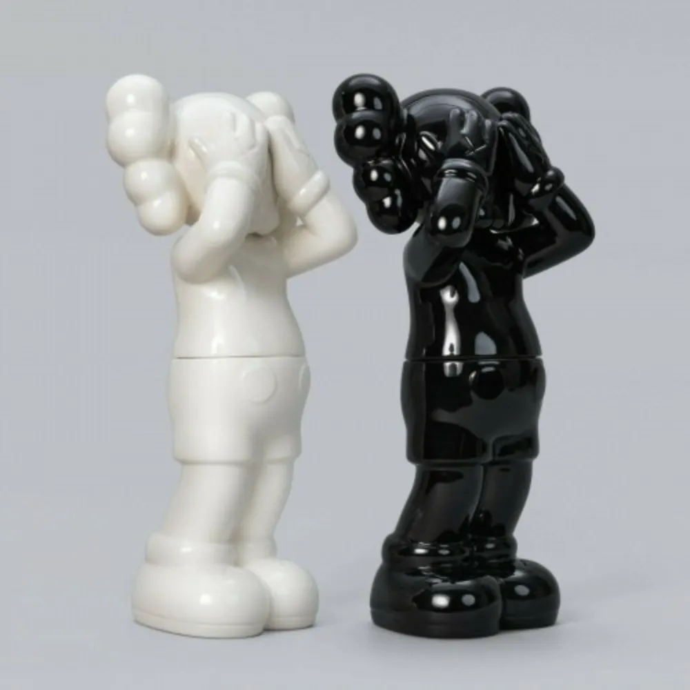 セラミック Kaws - Holiday UK (set of two)