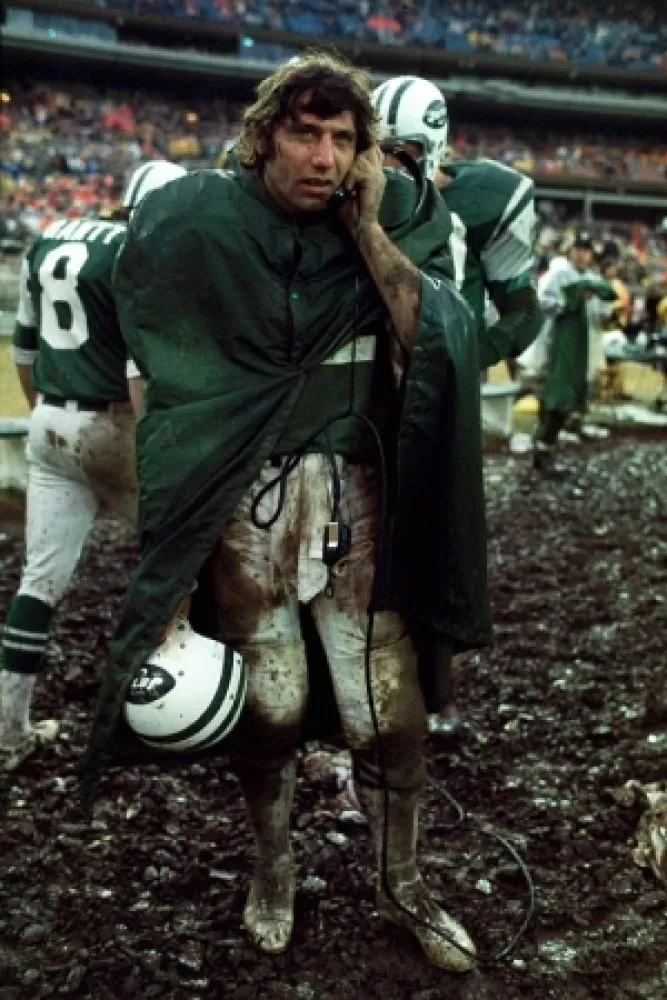 写真 Leifer - Joe Namath in the Mud