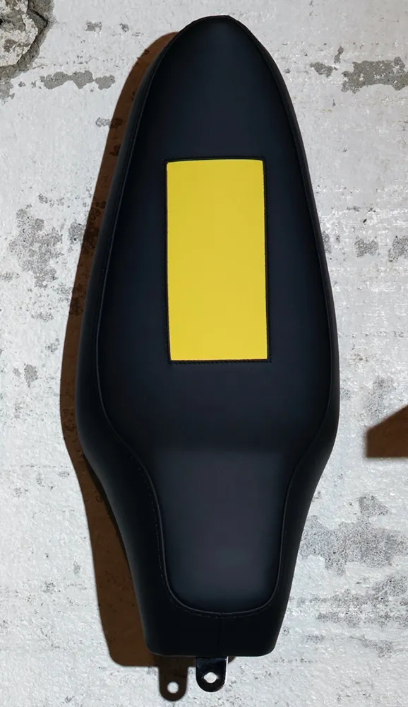 多数の Mosset - Untitled (Banana saddle)