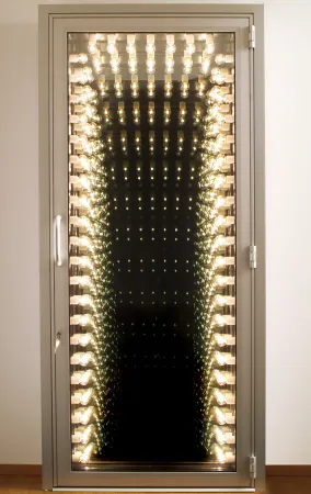 多数の Navarro - There is Hole in the Spectacle