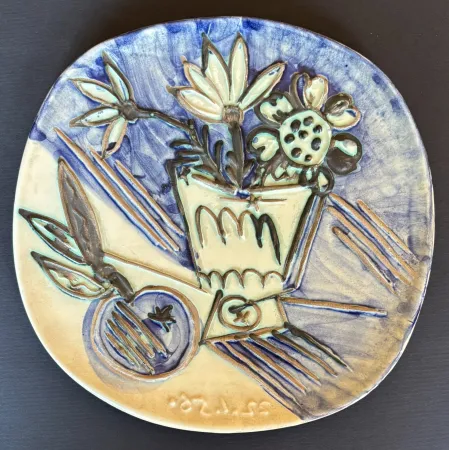 技術的なありません Picasso - Pablo Picasso (1881–1973) - Bouquet à la pomme (A.R. 305) - White terracotta decorated with oxidised paraffin and glazes - 1956