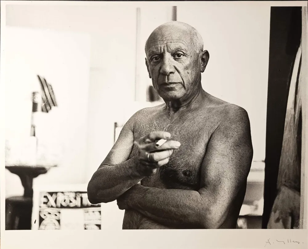 写真 Picasso - ' Portrait à la cigarette '  par André Villers