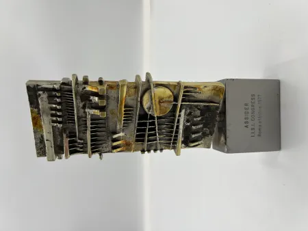 多数の Pomodoro - Stele per Assider