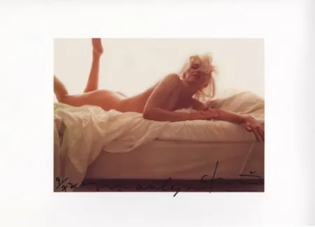 多数の Stern - Marilyn colour nude on the bed