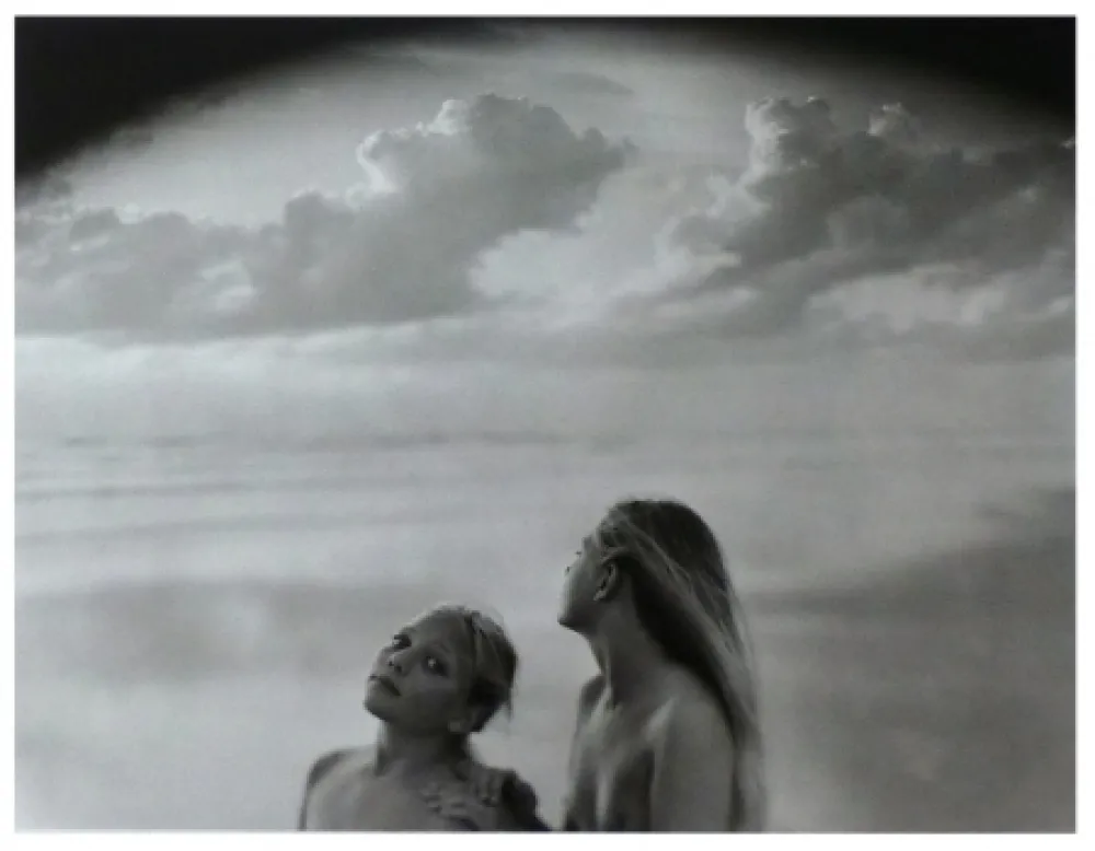 写真 Sturges - Megan Tara et Maëva