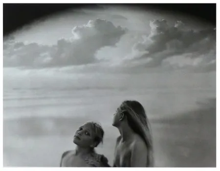 写真 Sturges - Megan Tara et Maëva