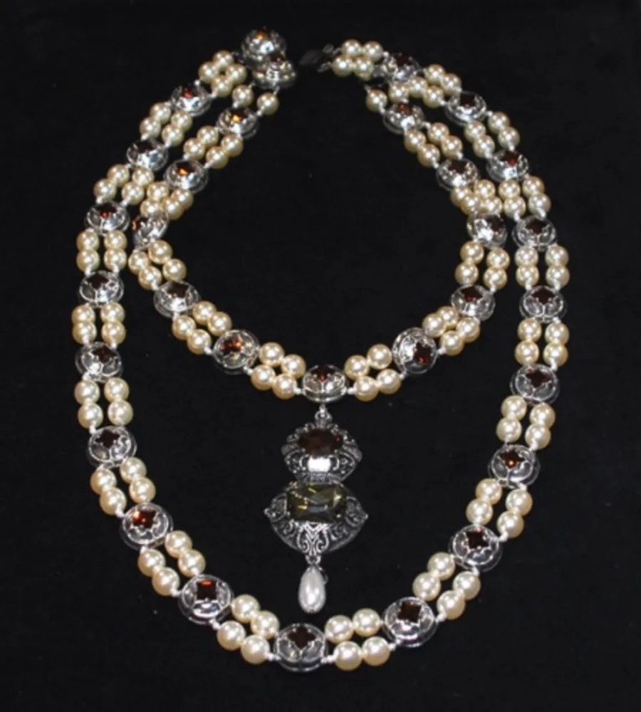 多数の Sugimoto - Necklace of Jane Seymour