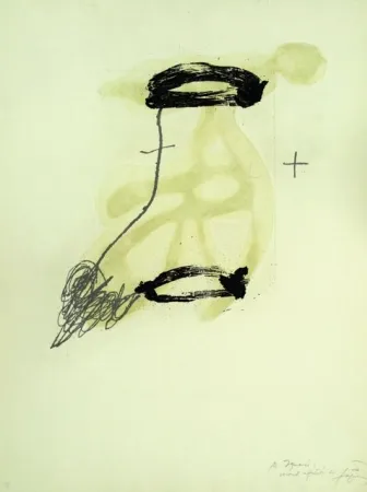 エッチング Tàpies - UN FRAGMENT DE STATUE DANS L’HERBE D’UN ENCLOS ENCORE DÉSERT