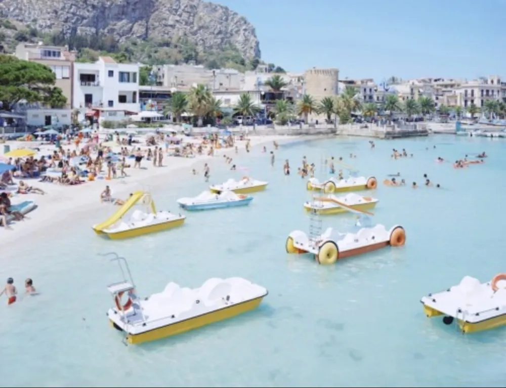 多数の Vitali - Mondello Paddle Boats