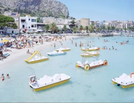多数の Vitali - Mondello Paddle Boats