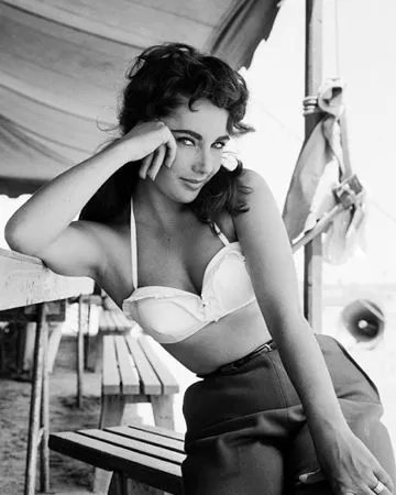 写真 Worth - Elizabeth Taylor